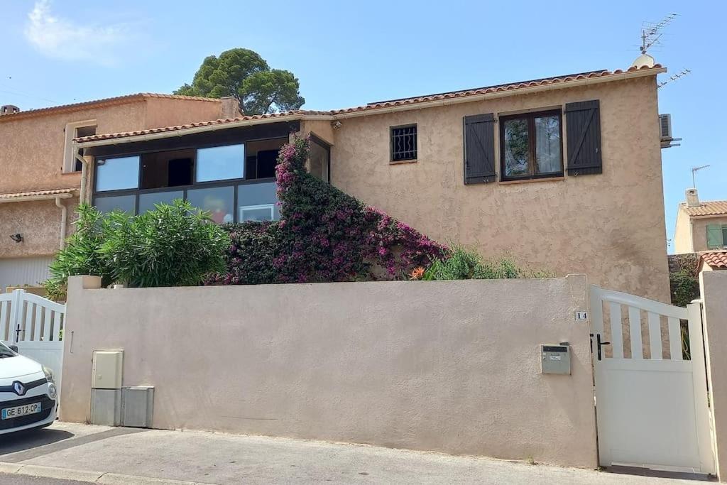 Appartement En Rez De Jardin Et Terrasse Ds Villa 耶尔 外观 照片