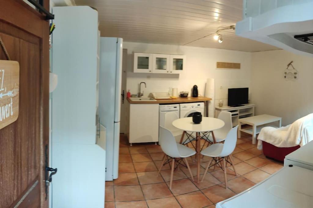 Appartement En Rez De Jardin Et Terrasse Ds Villa 耶尔 外观 照片